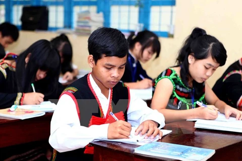 Des élèves issus d'ethnies minoritaires du lycée Nơ Trang Lơng, Đắk Lắk. (Photo : Quý Trung/VNA)